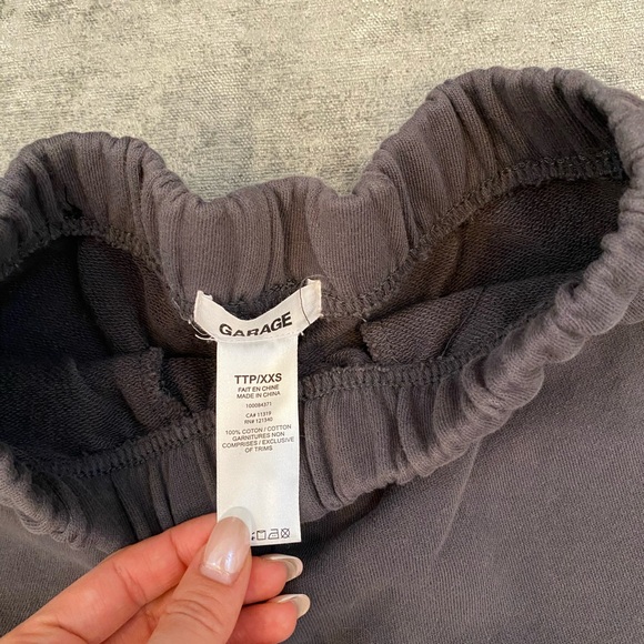 Garage Highwaisted Shorts - Picture 3 of 3